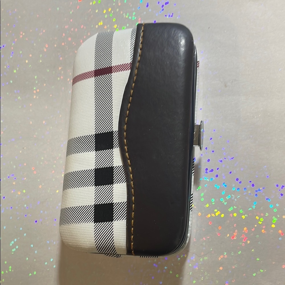 Plaid and Black Nail Clipper Set
